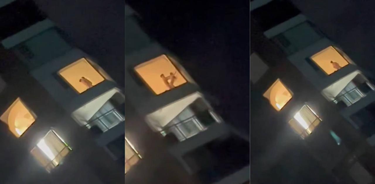 窗边不拉窗帘激情做爱 皮影戏般火辣性爱被偷拍曝光 骚穴狂操画面被拍下