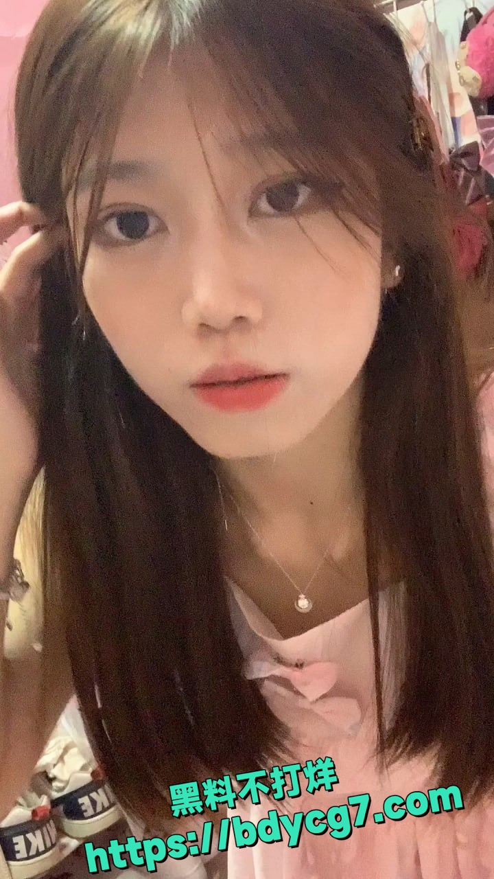 洛丽塔欢欢甜妹淫乱私拍4