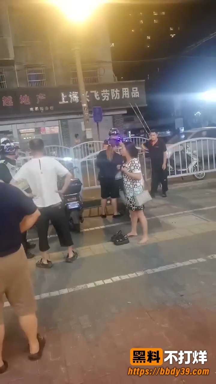 上海街头抓小三7