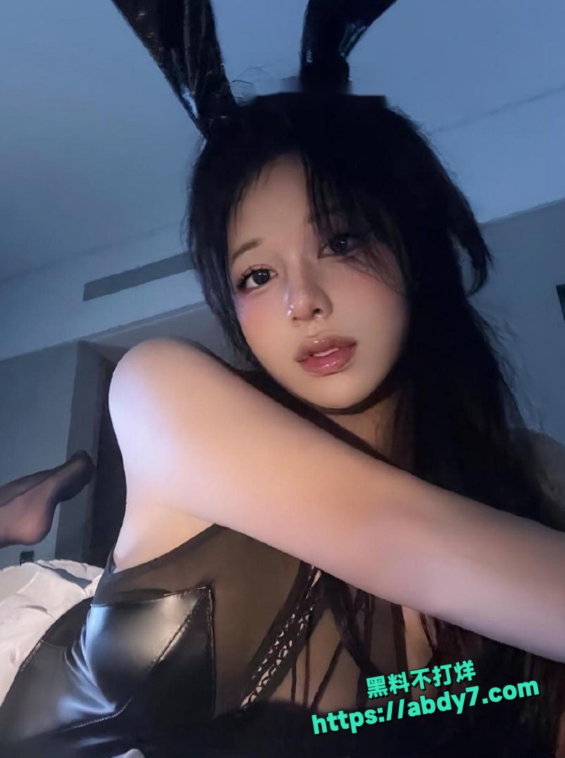 抖音高颜值美女 失落小狗2