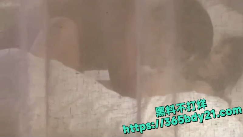 顶级反差闺蜜勾引老公 8