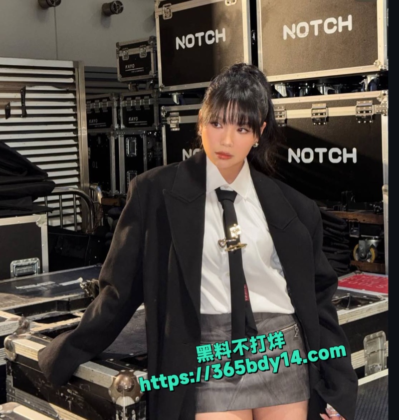 邓紫棋男友魏骏杰出轨香港女歌手林芊莹26