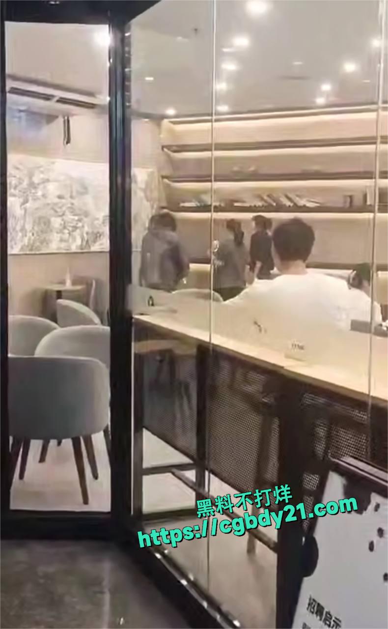 琴晚玉博城瑞幸咖啡3