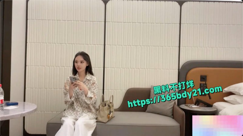 小哥第一次被鸡气到半死干到一半态度恶劣催射 3