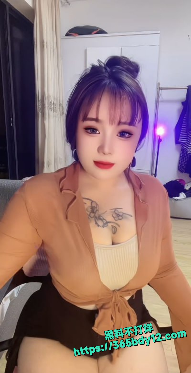 快手云南网红杨大大纹身精神小妹 7