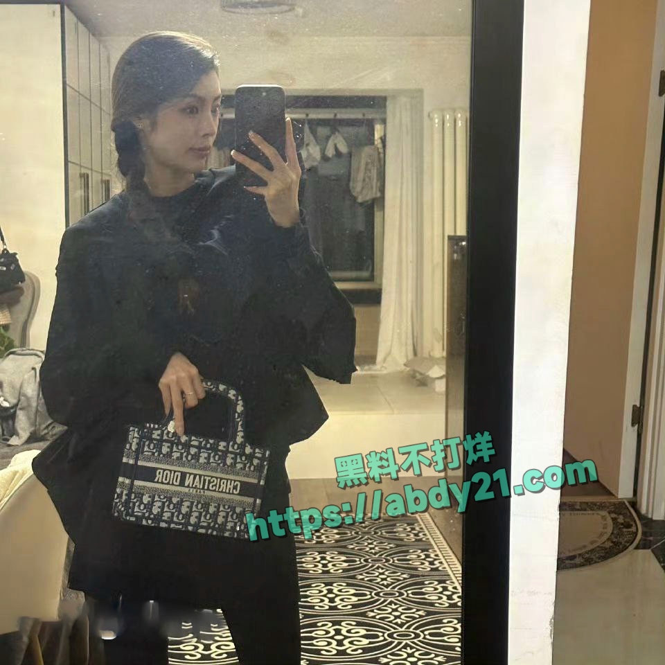 终极绿帽男投稿女友出轨 12