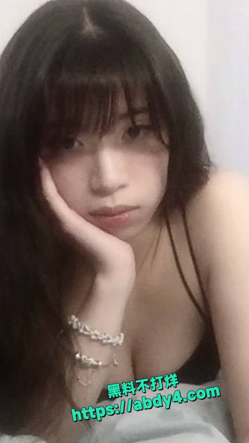 超反差20岁大学生谢芸熙 4