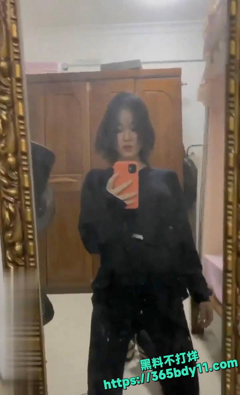 杭州小骚货宋雯宾馆群P视频泄露8.