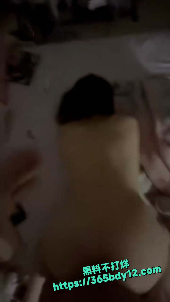 丰腴学生妹为爱化身母狗 6