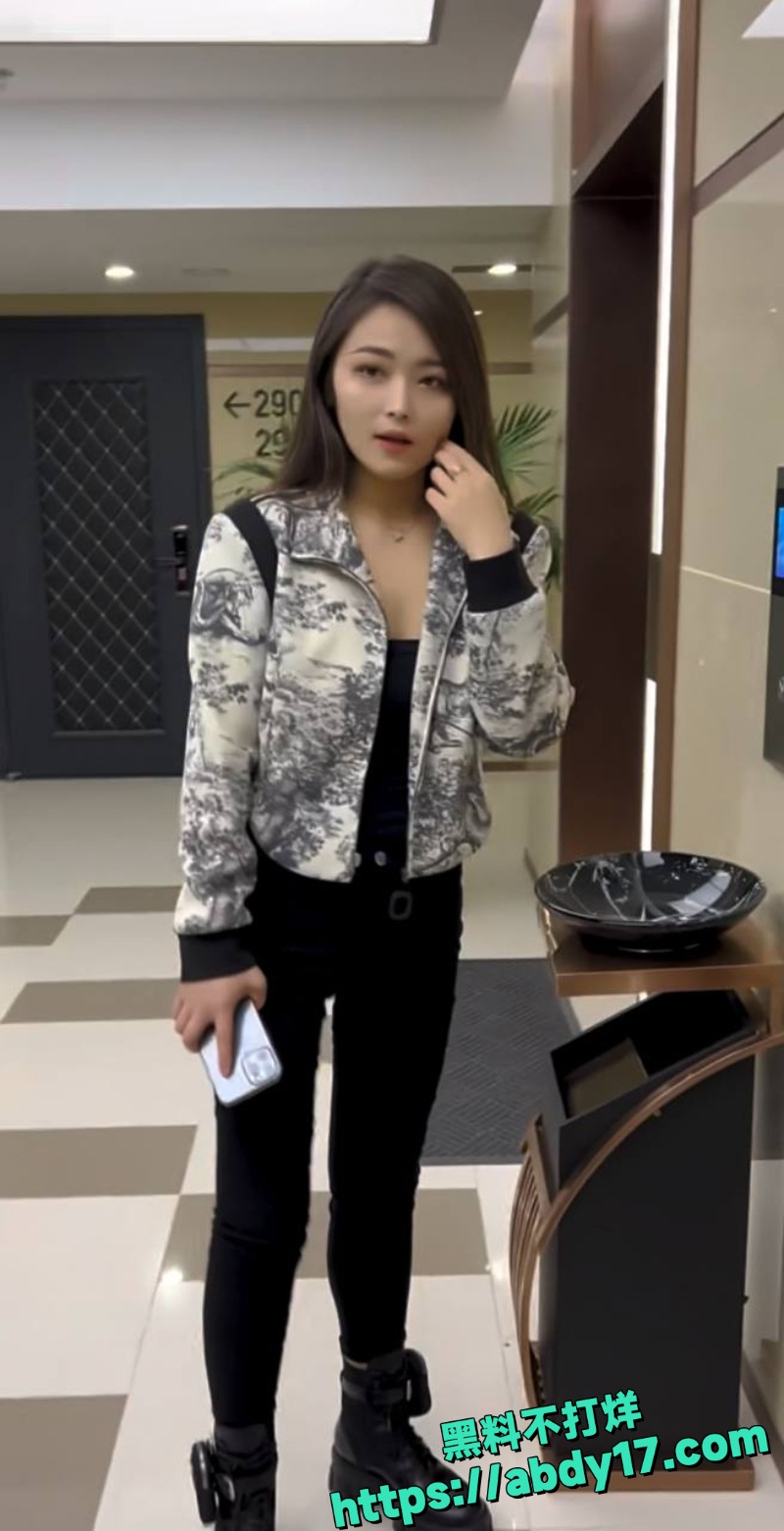 女主播陪大哥开房被抓21