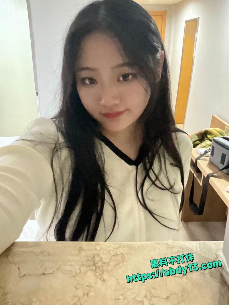 李金念坦克巨乳自慰摸奶视频11