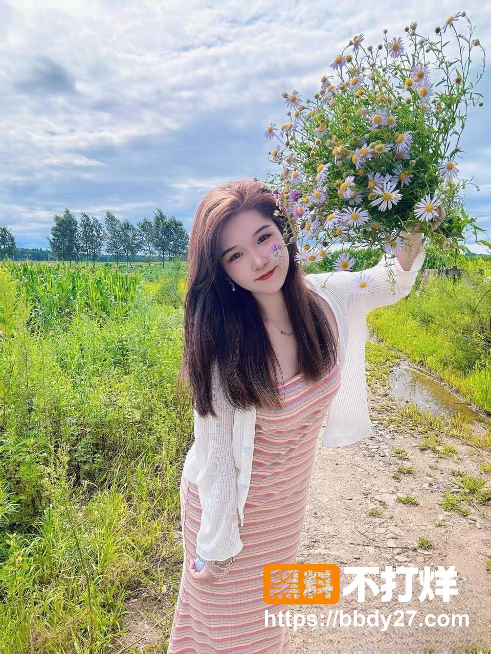 山东财经大学女大学生2
