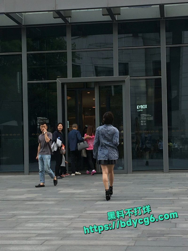 反差婊刘璐与金主爸爸换装情趣内衣性爱视图流出3