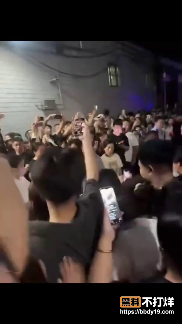 任丘市正洛村吃瓜8