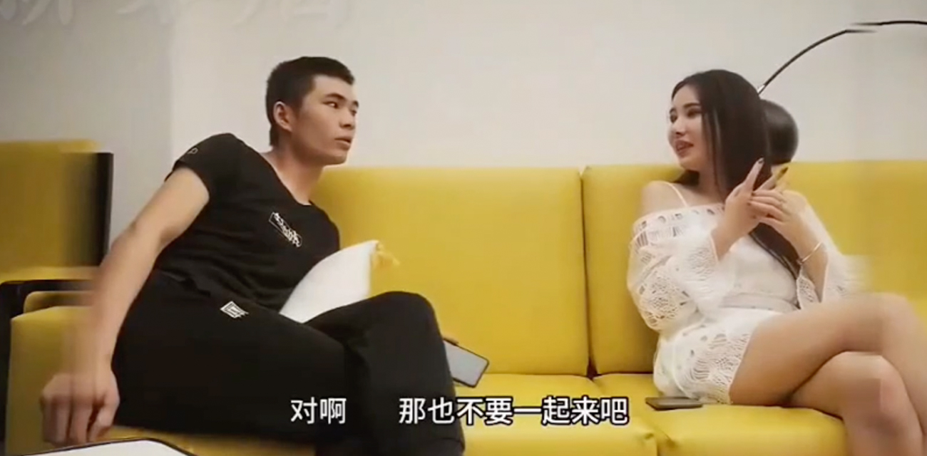 要不要试试3个人一起来？妹子吓到吸凉气 倒挂金钩口交妹子直言这钱赚的真不容易！