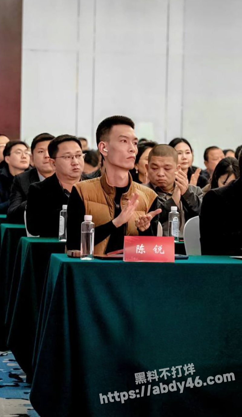 抖音74w粉男网红14