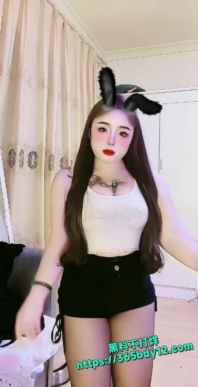 快手云南网红杨大大纹身精神小妹 5