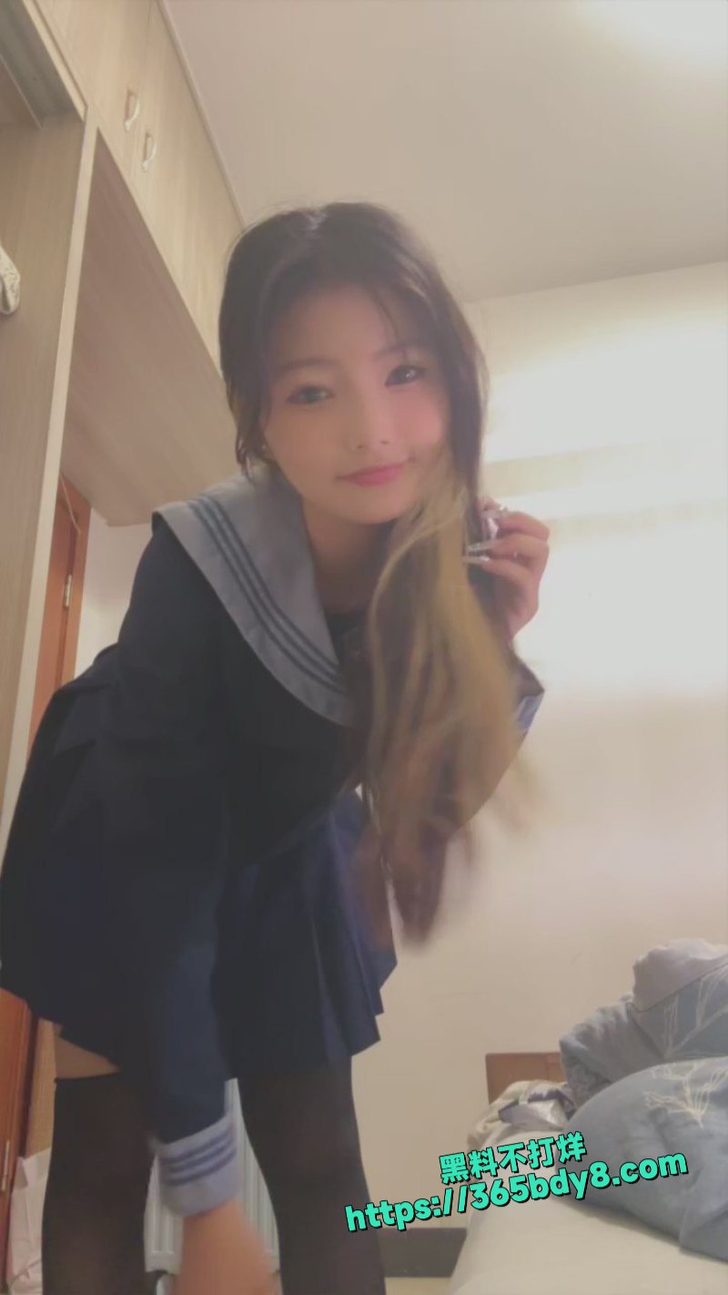 反差骚货困困兔全裸直播露出视频流出2
