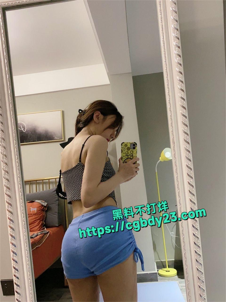 抖音上的高颜值眼镜妹18