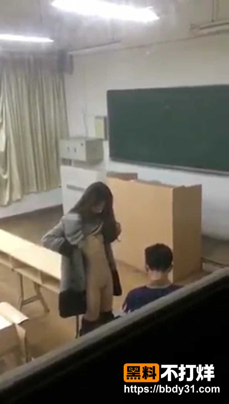 教室偷情 激情合集3
