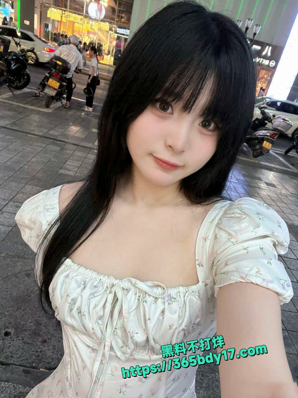 极品高中生嫩妹反差日常私拍泄密 9