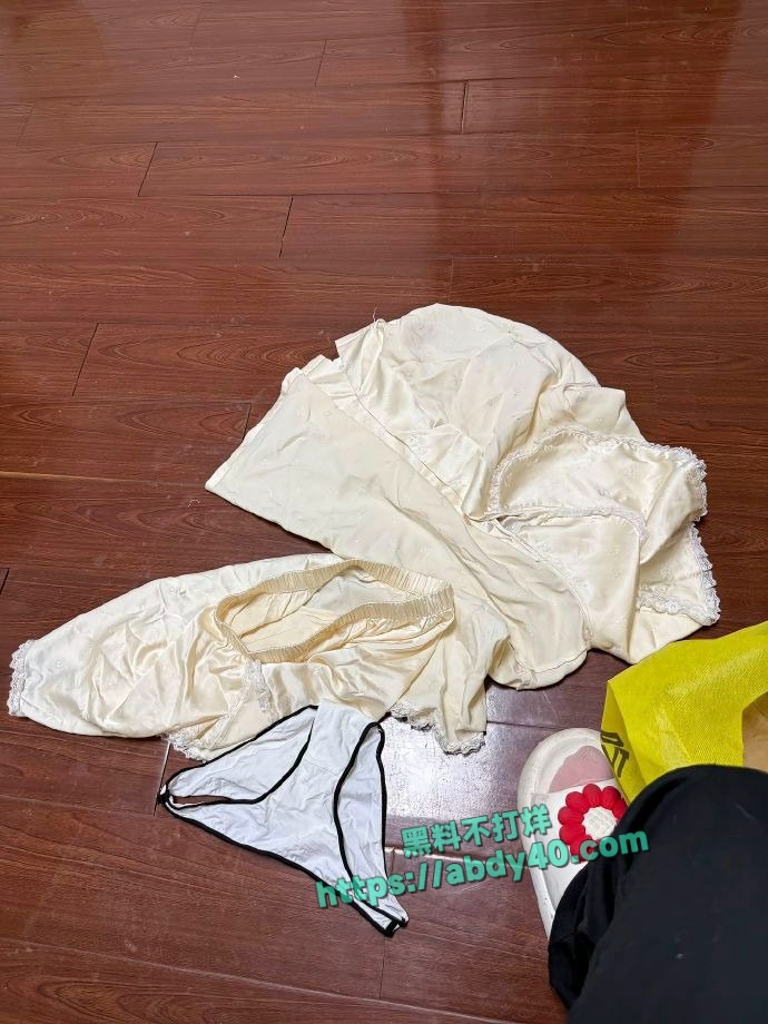 江苏无锡网友曝光老公出轨 11