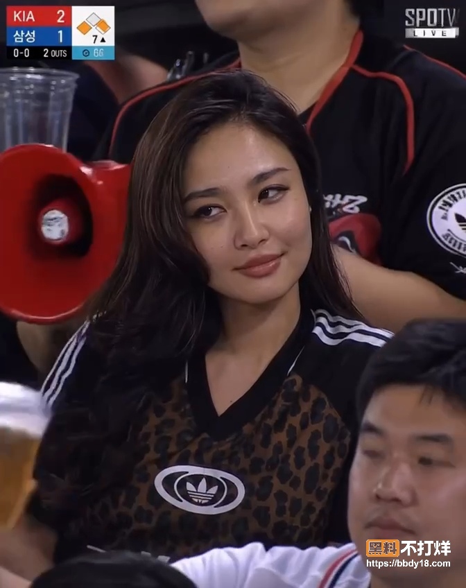 世界杯看台美女5
