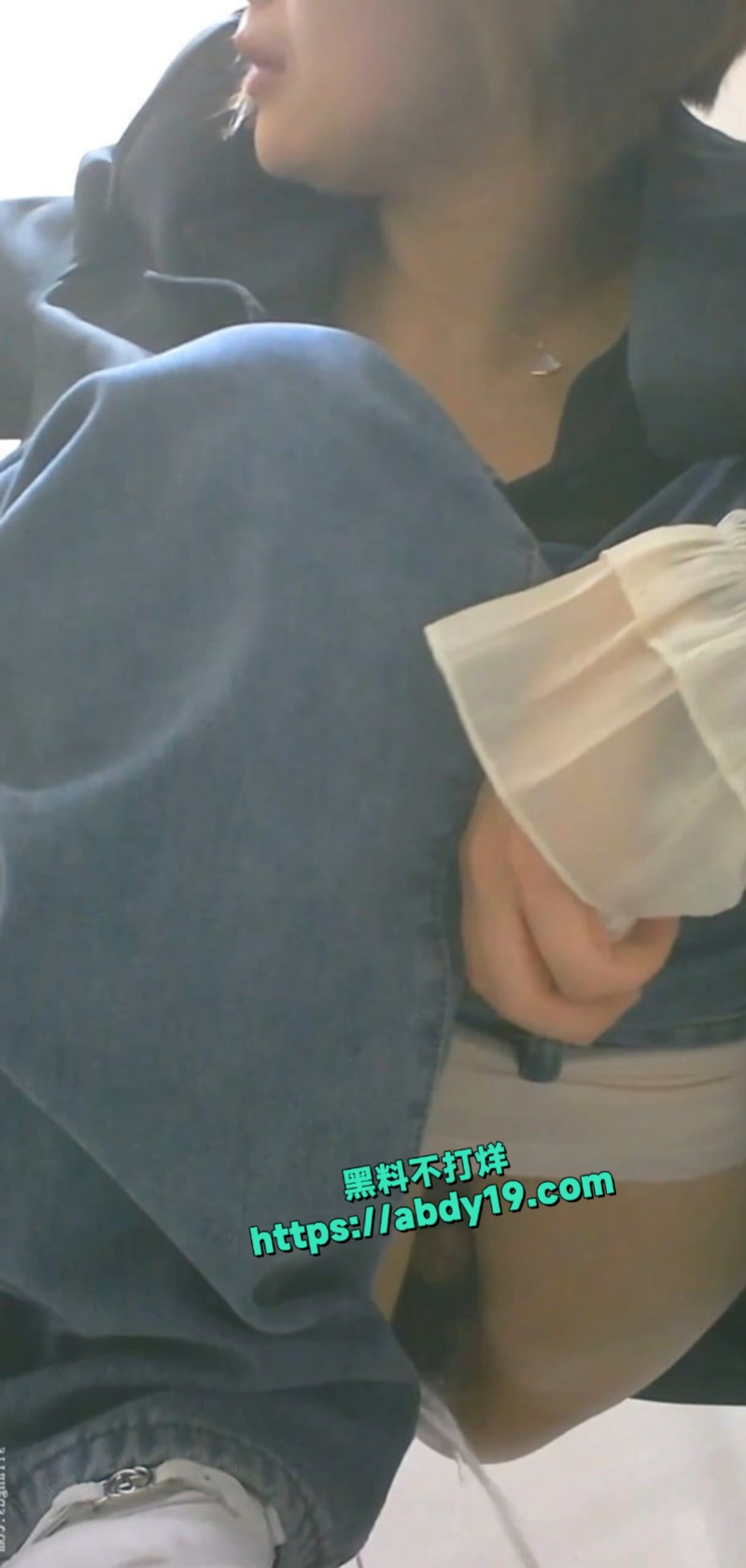 厕拍大神出击KTV女厕 7