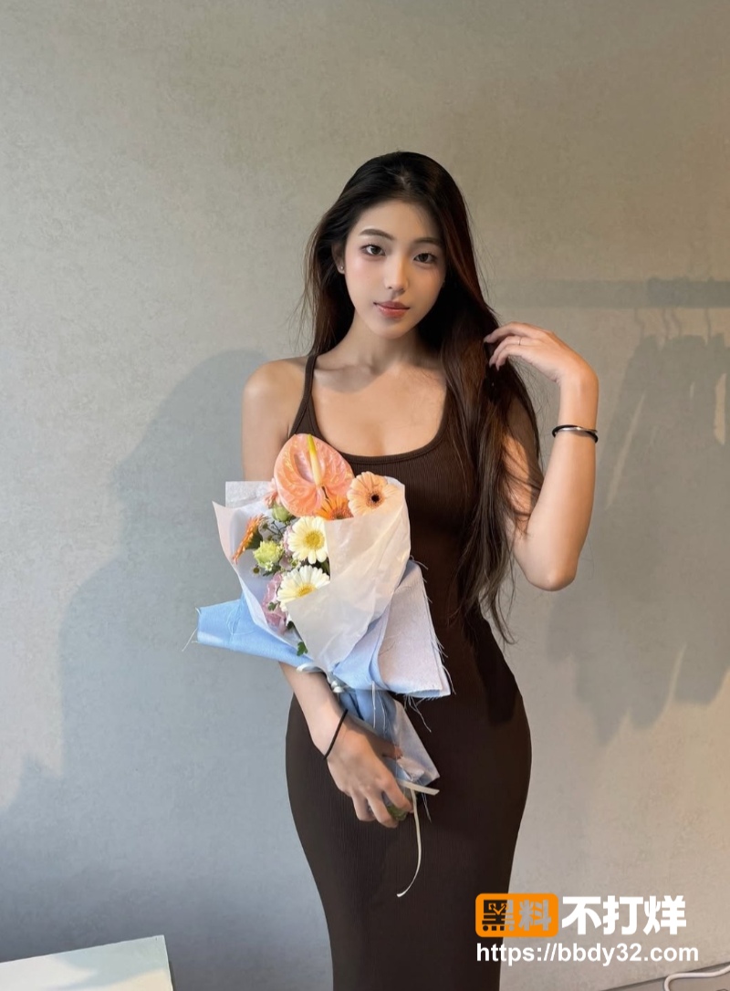 高颜值巨乳代言博主晨晨1