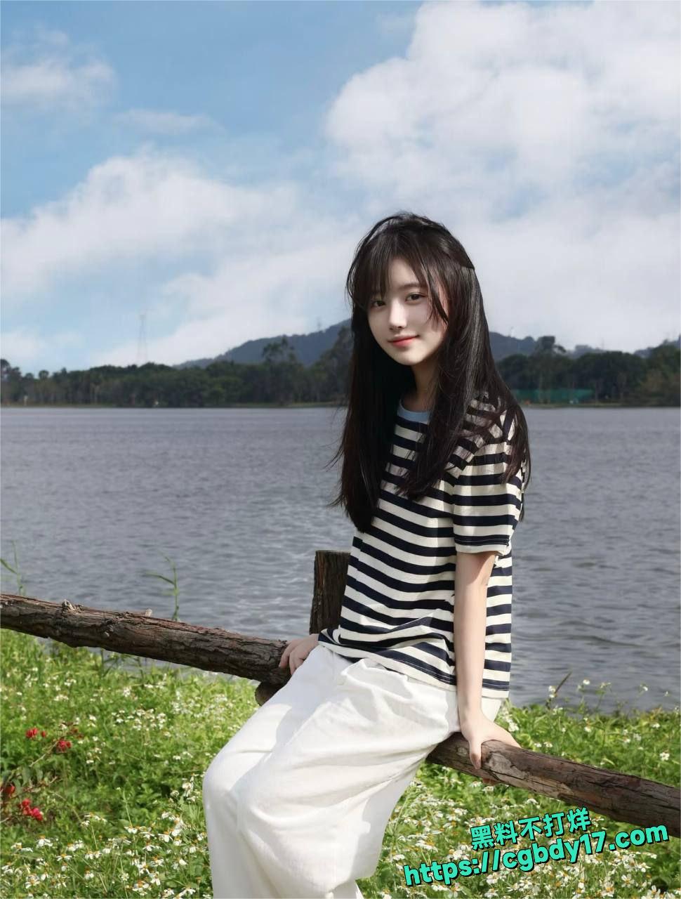 河北传媒学院校花杨依灵2