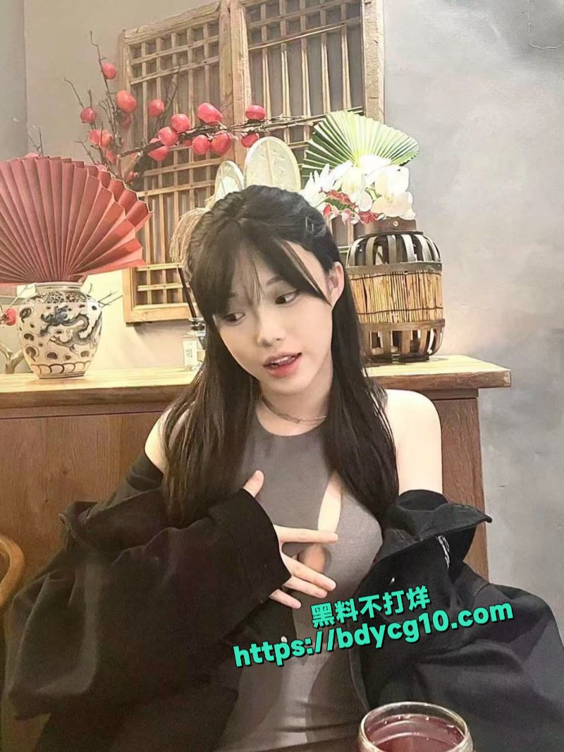 收的二手苹果笔记本清理时发现反差美女生活记录3