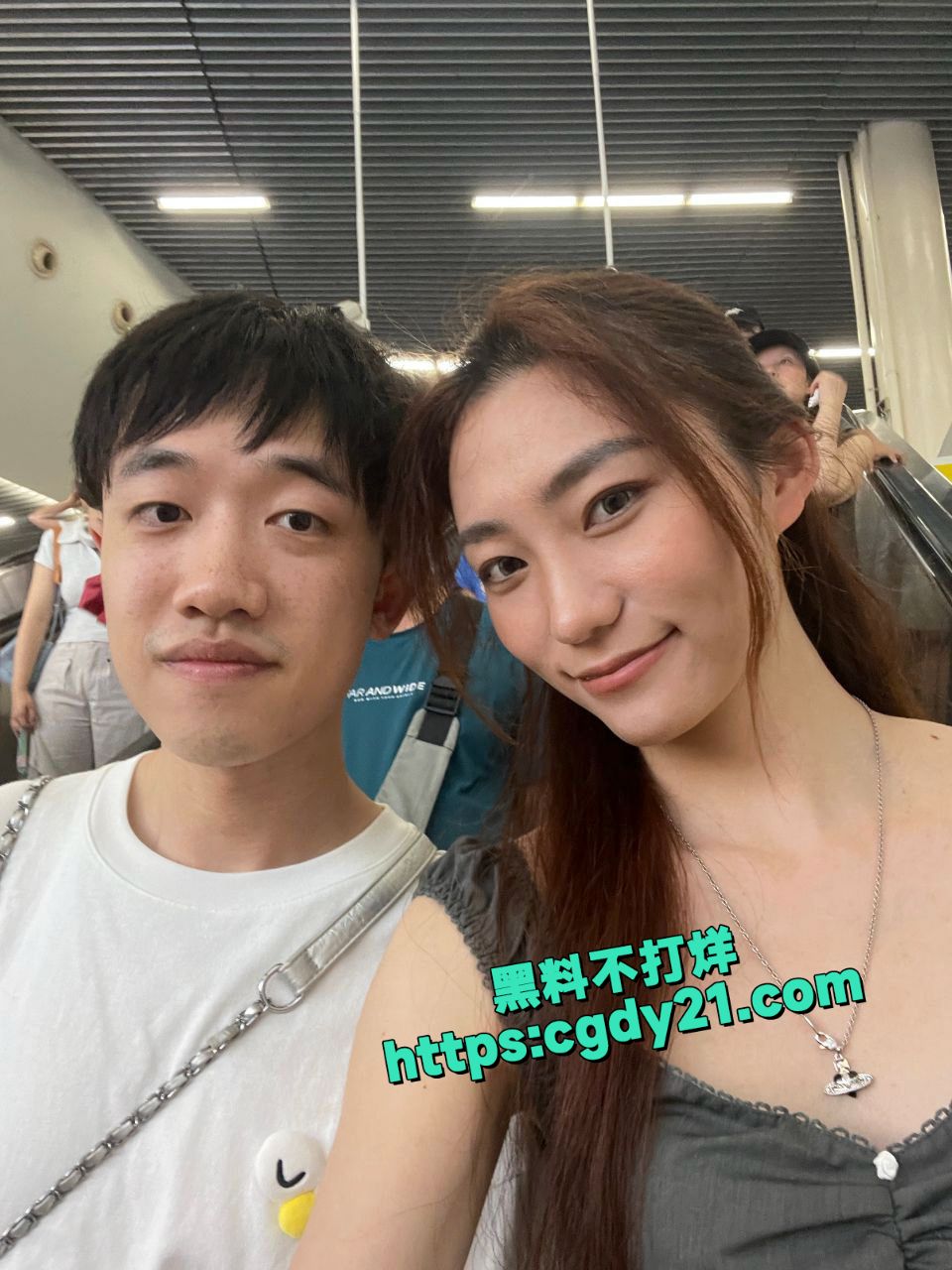上海情侣人前是恩爱的情侣，背后都被调教成性奴了1