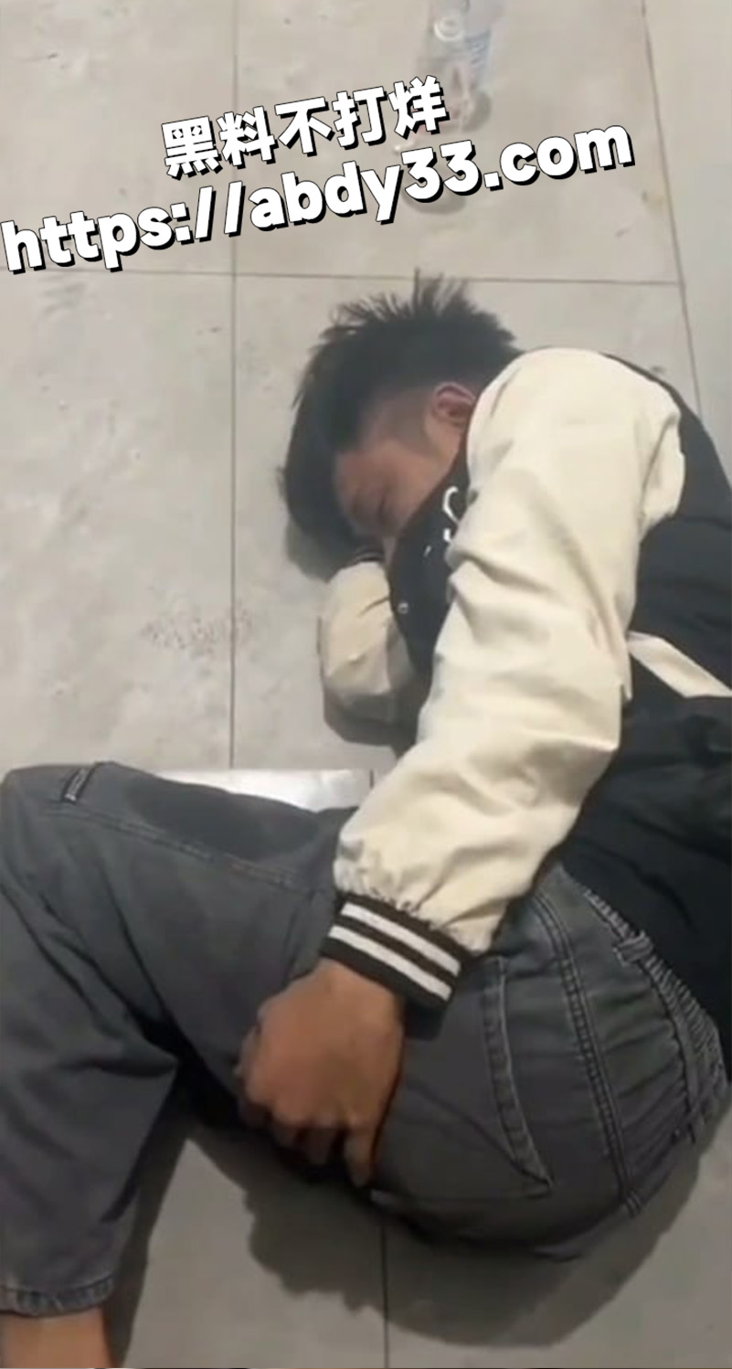 缅甸 抓奸玩朋友老婆背暴打