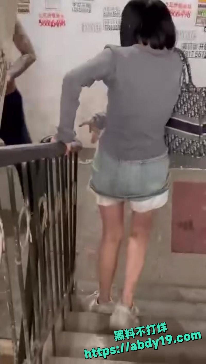 冰妹嗑药丧尸行为曝光6