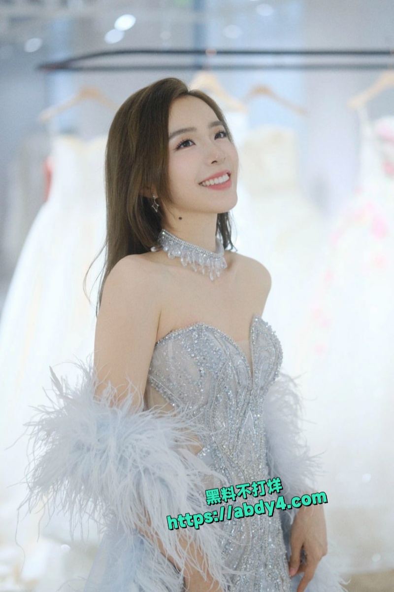 电竞极品女神余霜与管泽元低调完婚 5