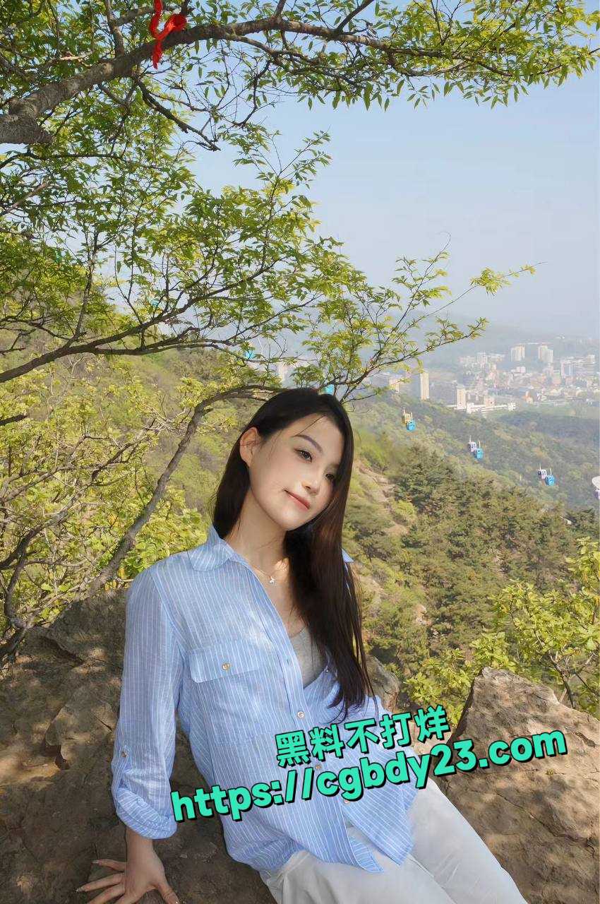 山东青岛吴雯在三亚给人当母狗6