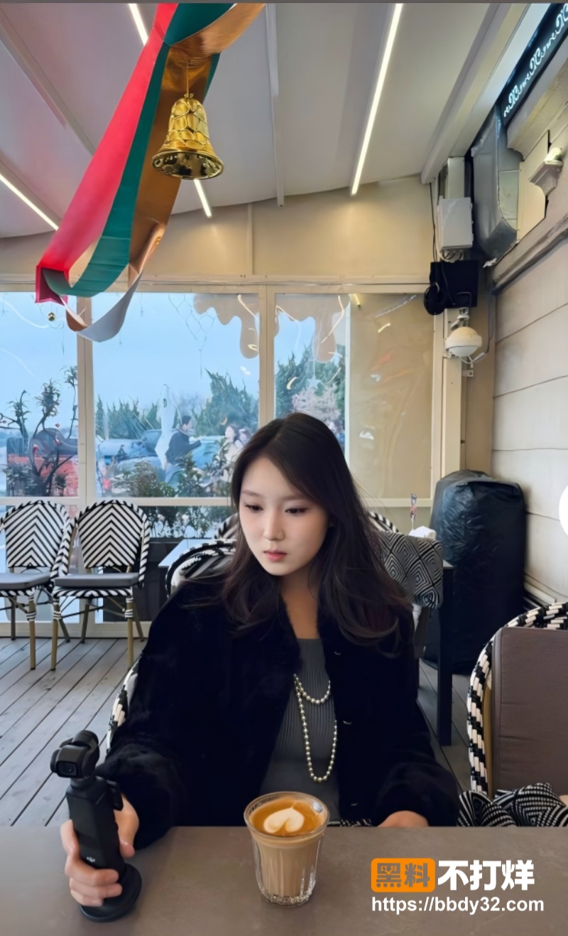 烟台反差女大学生陈屹鑫2