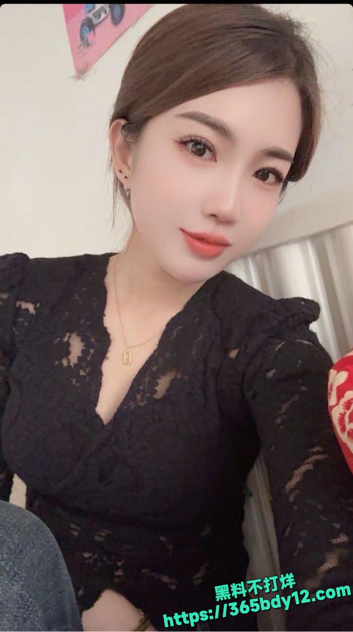 广东湛江小少妇欲望不满与跑友约炮9.