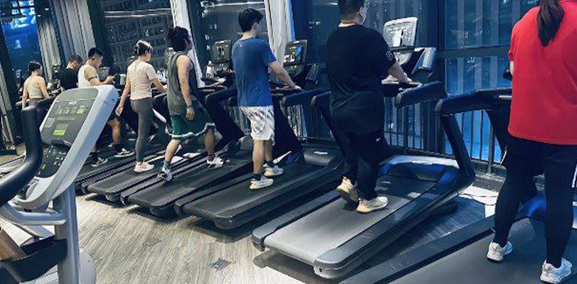 震惊！广州威尔仕健身房泰国团建失联事件曝光 30多人被卖至妙瓦底敲键盘
