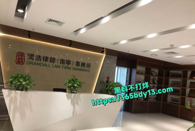 高级律师王雷人前正经相夫教子人后发骚背着老公约3P4