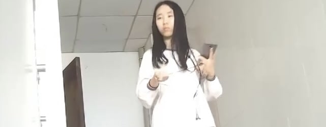 电子厂偷拍手淫妹视频曝光 工厂妹休息区私人时刻
