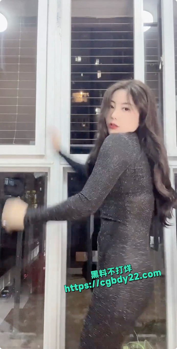 快手少妇苏苏抖臀骚舞视频2
