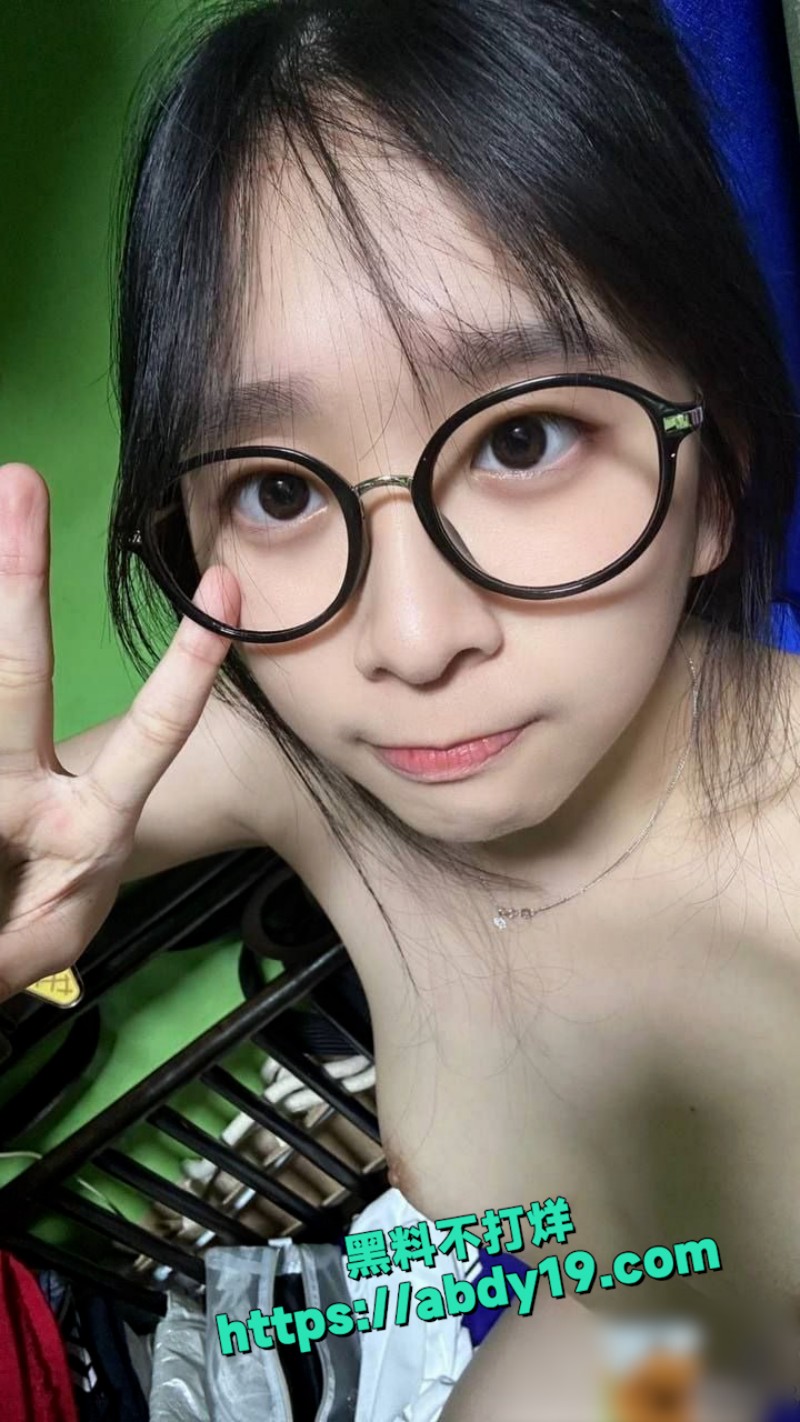 香港学生妹朱双双不雅视频流出 16