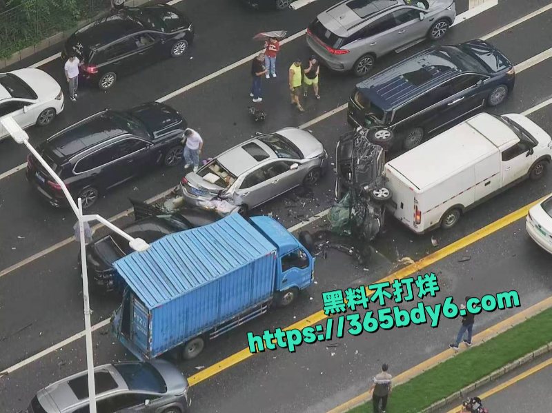 深圳荷坳地铁站突发重大交通事故4