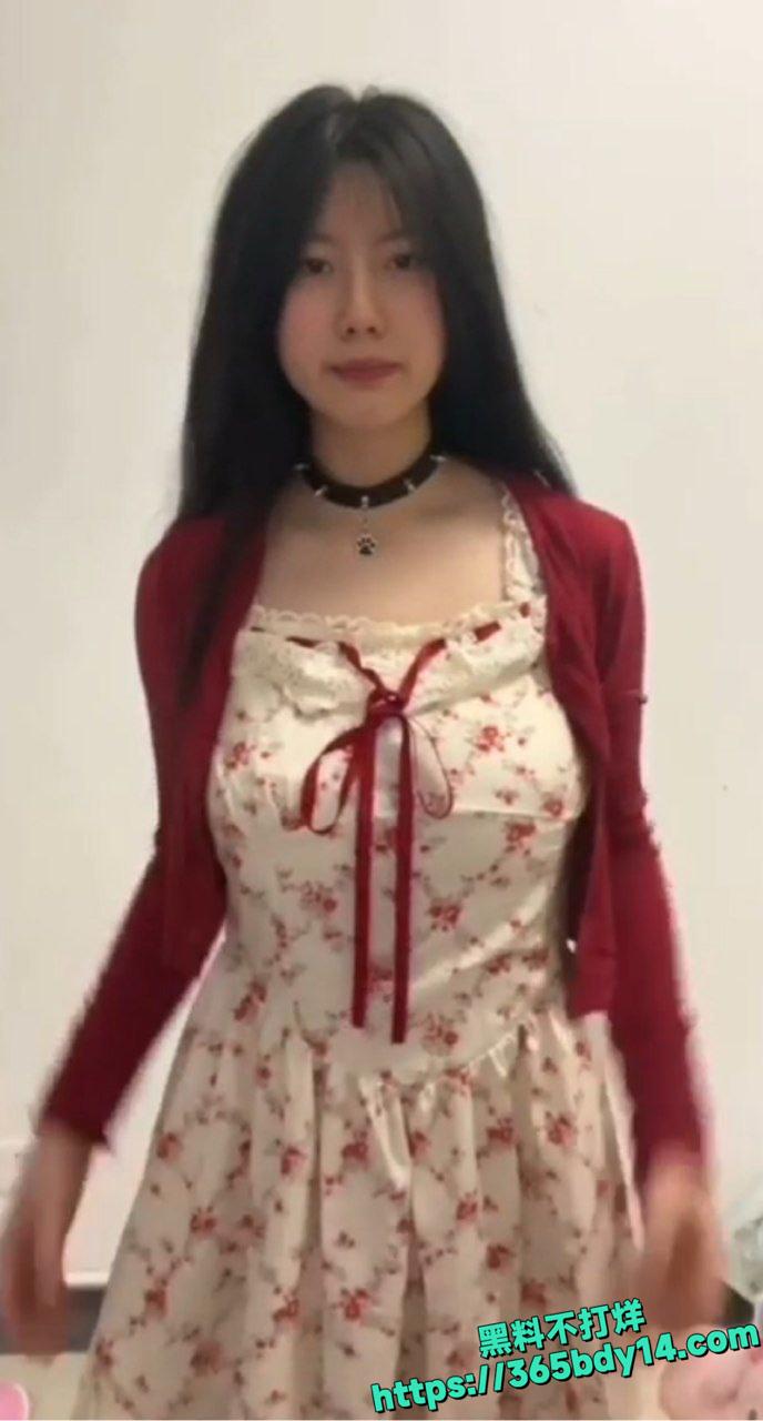 身材微胖极品反差学生妹8