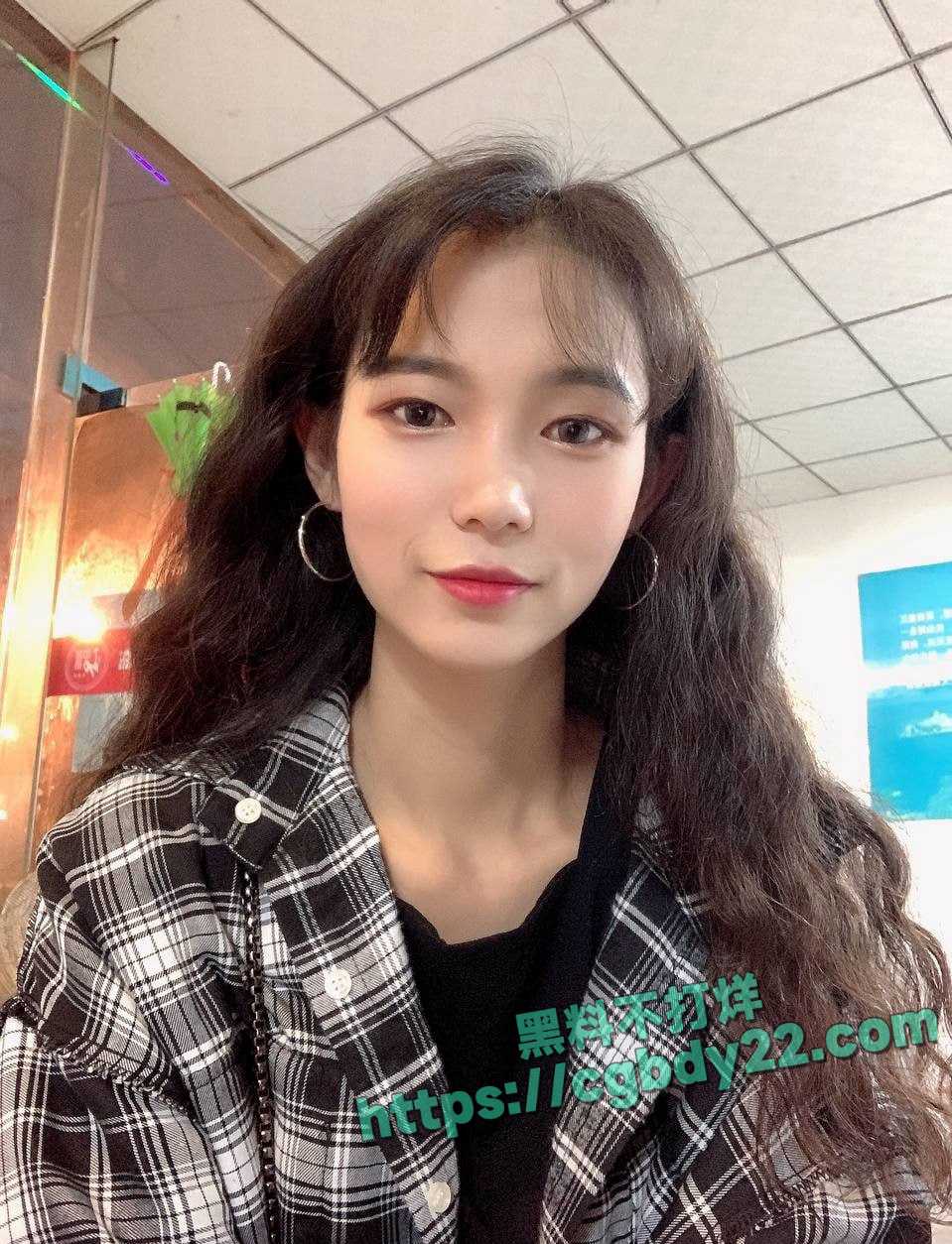 云南高校美女应聘模特1