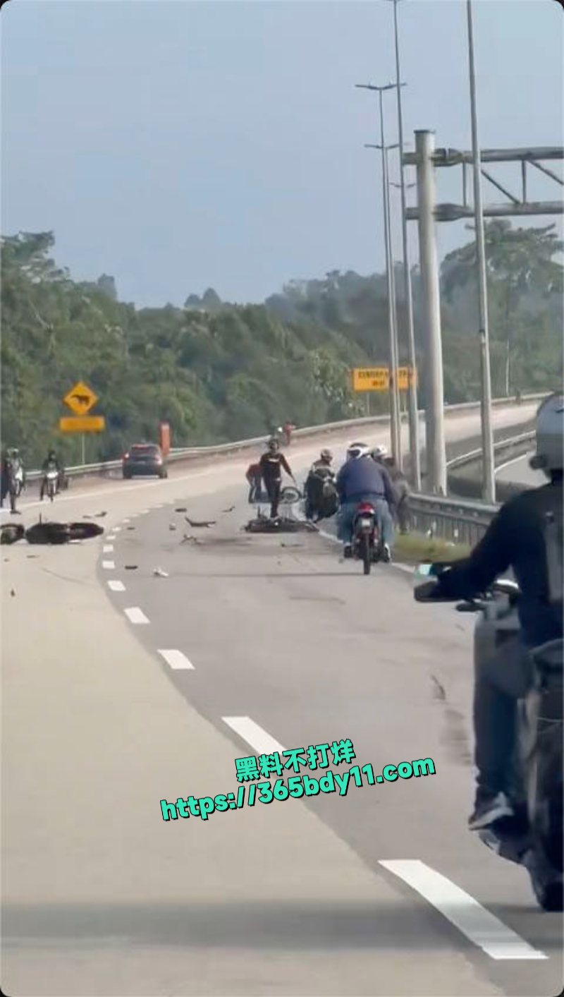马来西亚扮超人飙速连环撞画面曝光7