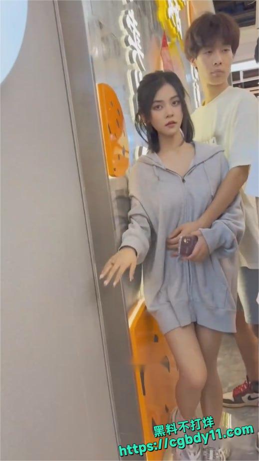 KFC最新抄底偷拍 2
