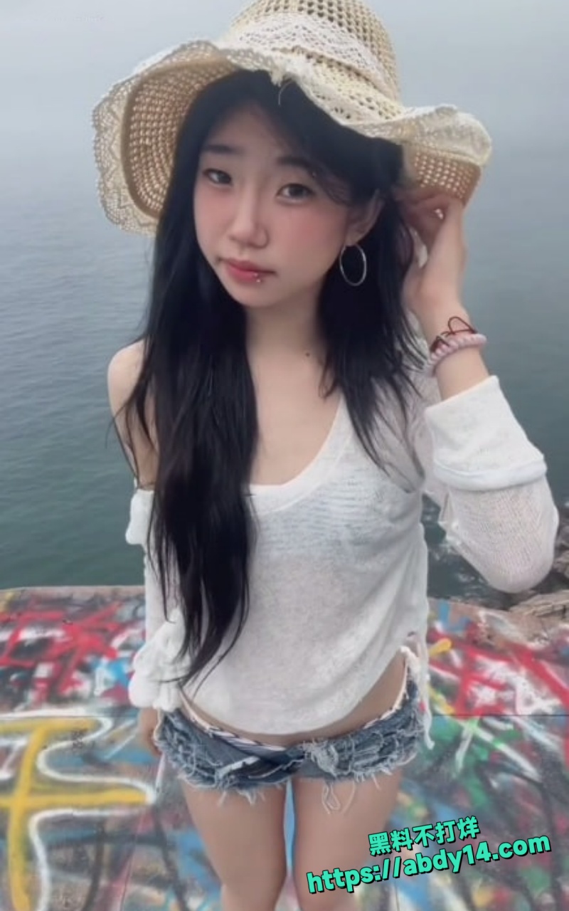 快手精神小妹林小桃2
