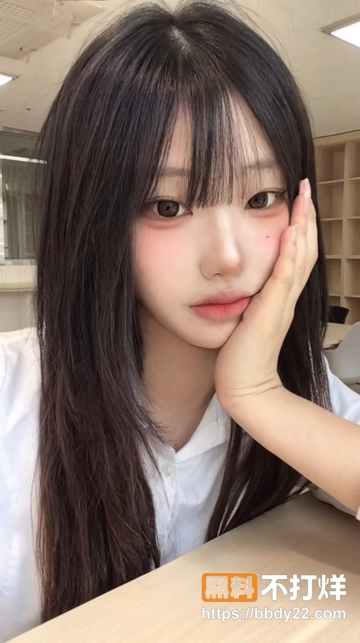 3万粉日系短发清纯妹6